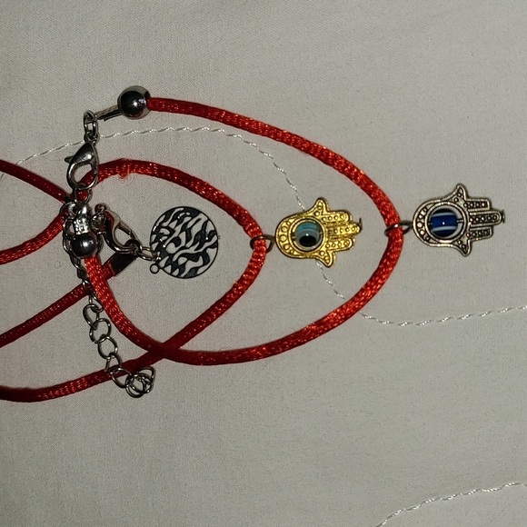 Set of 3 red strings from Jerusalem evil eye protection Hamsa Bracelet - Picture 4 of 16